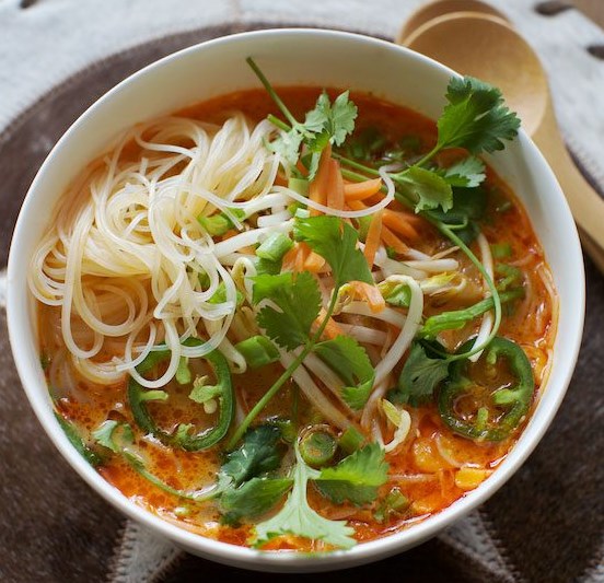 SPICY THAI RED CURRY NOODLE SOUP #healthydiet #dinner