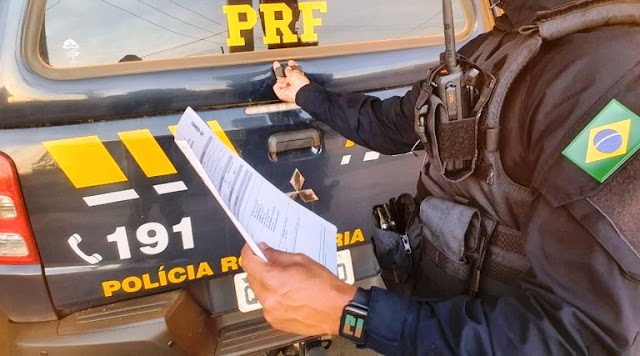 Homem acusado de tráfico de drogas é preso conduzindo veículo de luxo 