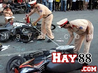 Hiện trường vụ ô tô điên đâm người kinh hoàng trên phố | Maphim.net