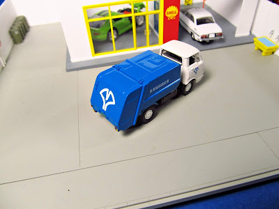 tlv garbage truck tomica 