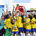 Time feminino brasileiro conquista maior torneio mundial de futebol para crianças de 10 a 12 anos  Entrada x 