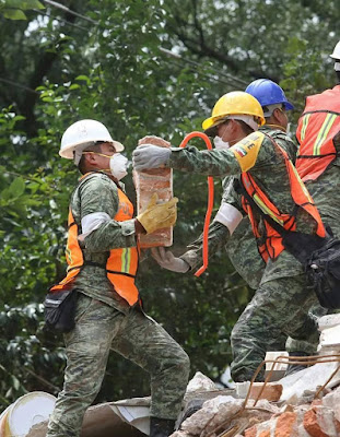 Quizá sea la luz, de la verdadera humanidad, la que evitará que las tinieblas logren destruir nuestro mundo Foto cortesía Liz Vela 