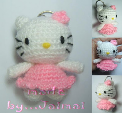Small Hello Kitty in A Dress - Free Crochet Pattern