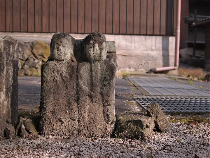 鳥取県西部のサイノカミ、西尾原荒神社の双体道祖神