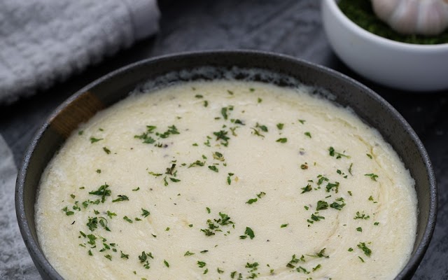 Creme de alho com parmesão