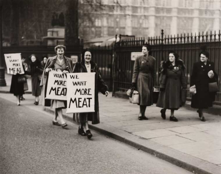 1940 Nymphomaniac Demonstration