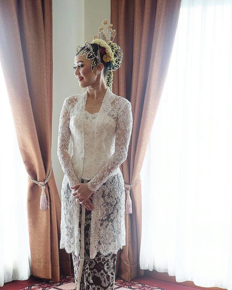  Kebaya  Akad Nikah  Nuansa Warna Putih Modern  Kumpulan 