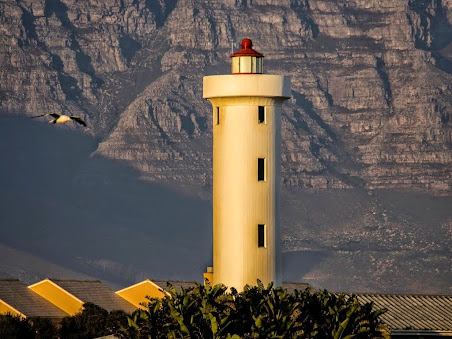 Copyright Vernon Chalmers Milnerton / Woodbridge Island Lighthouse - Different Views