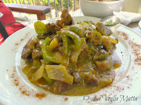spezzatino con peperoni verdi e gialli del ristorante Palatino a Travliata,isola di Cefelonia