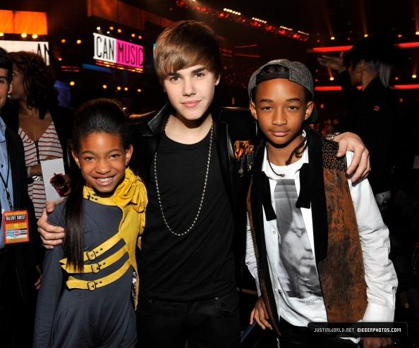 justin bieber on stage with willow smith. Singer Willow Smith recently