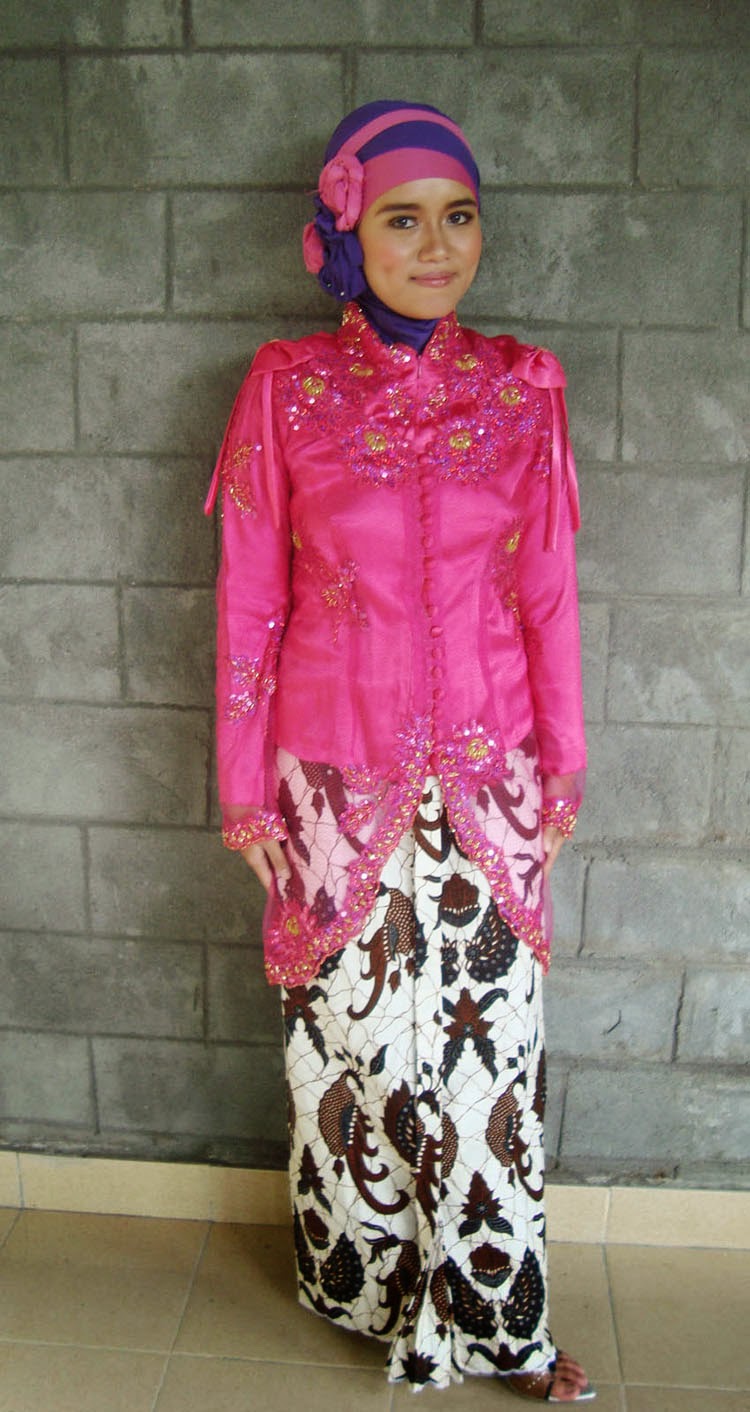 Kebaya Pengantin Model Kebaya Wisuda Muslim Modern Dengana Sederhana