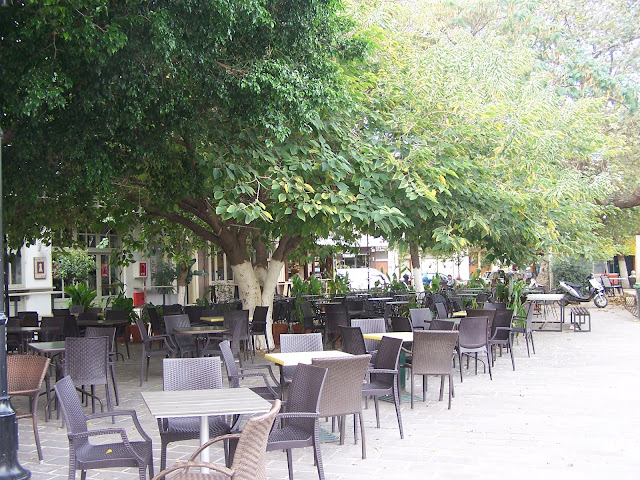 Hanya’da Splantzia Meydanı’nda “zamane” kahvehaneleri