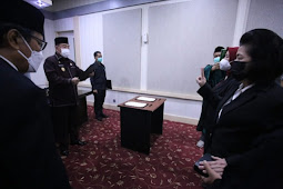 Abdul Hayat Gani Lantik Dua Pejabat Fungsional Jenjang Utama di Pemprov Sulsel