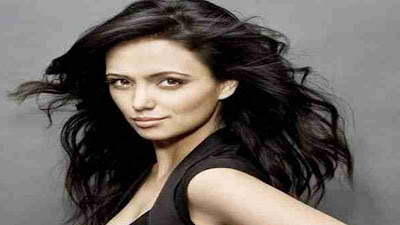 Roshni chopra photos
