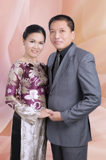 Nguyen Thi Hao & Vo Quoc Dan Amway