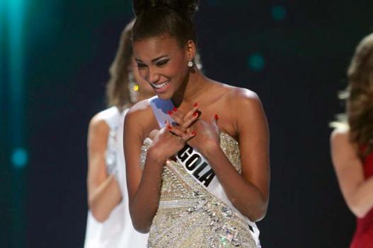  she replaces last year's winner Ximena Navarrete of Mexico