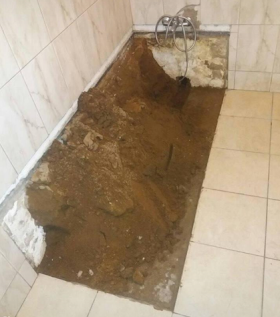 Man Gets Home To Find His BATHTUB Stolen