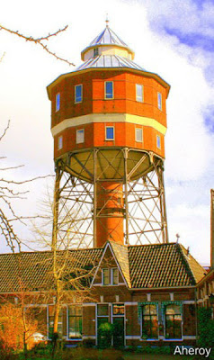 Water Towers Transformed   into Houses Seen On www.coolpicturegallery.us