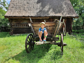 Polska z dzieckiem - podróże z dzieckiem - atrakcje dla dzieci na Opolszczyźnie - skansen w Bierkowicach - Muzeum Wsi Opolskiej - blog o podróżach z dzieckiem - muzeum dla dzieci