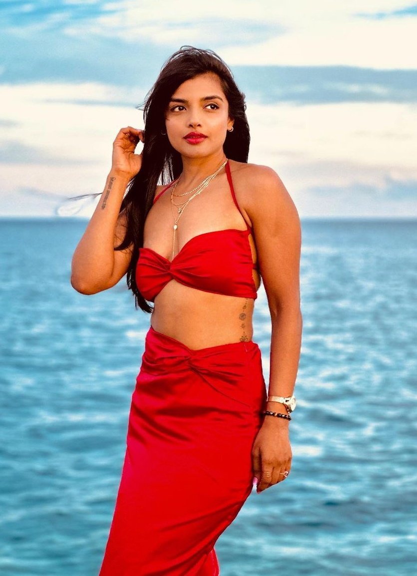 Actress Ashna Zaveri Bikini Pose