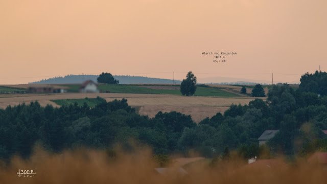 Wierch nad Kamieniem  w Paśmie Jaworzyny oglądany z Zagorzyc.