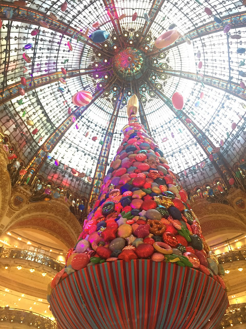 sapin de noel galeries lafayette les petites bulles de ma vie