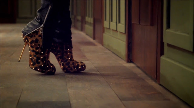 2NE1 CL I love You styling, shoes