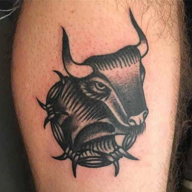 imagen con un tatuaje de Toro