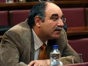 Ποιος πλήρωσε τις Χριστουγεννιάτικες διακοπές του Ροντούλη;