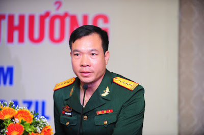 Trao thưởng gần 5 tỷ đồng cho xạ thủ Hoàng Xuân Vinh