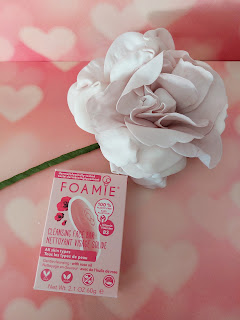 Review Foamie Cleanising Face Bar