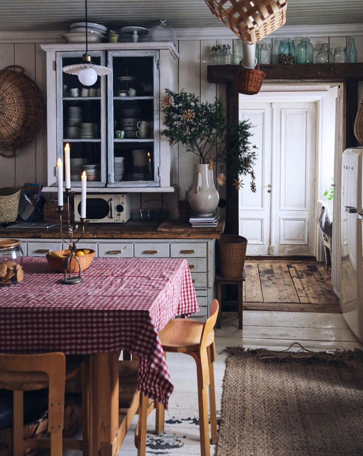 Hanna's Cosy Finnish Country Home in the Snow At Christmas