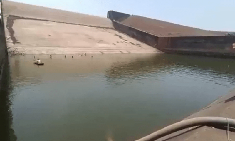 لاکھوں مالیت کا فون پانی میں گرنے پر ڈیم خالی کرادیا