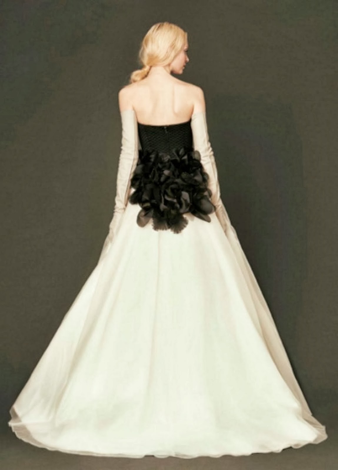 wedding dresses 2014 vera wang new-vera-wang-wedding-dresses-wedding-gowns-bridal-market-spring-2014 