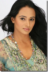 Anupama Kumar Photo Shoot Pics