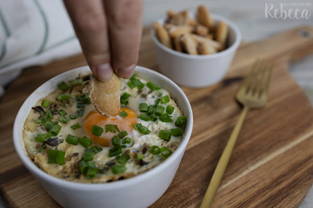 Cazuelita de huevo con verduras