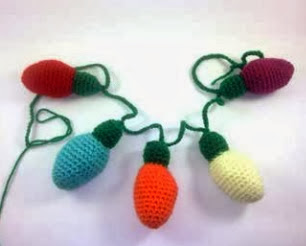 http://www.adoraideas.com/wp-content/uploads/2013/12/patr%C3%B3n-bombillas-navidad-amigurumi-adoraideas.pdf