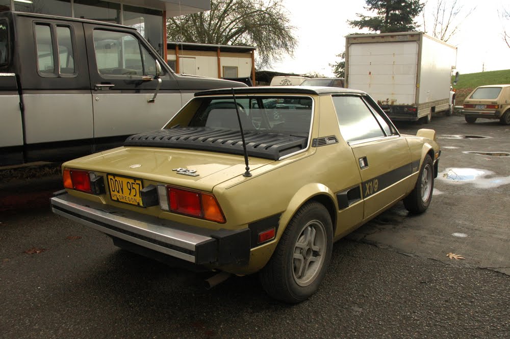 Old Parked Cars 1981 Fiat X1 9 Targa 1000x665px