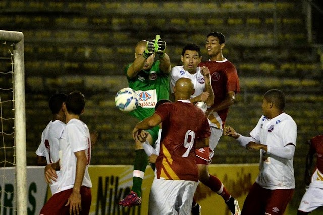 Náutico vence Brasília e não evita jogo de volta