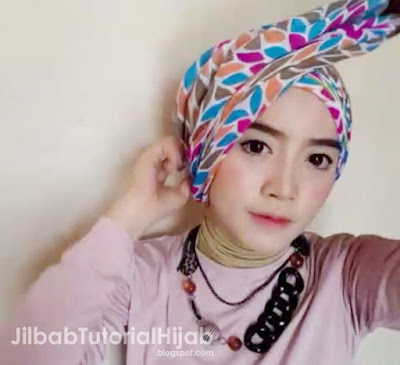 Video Tutorial Hijab Segi Empat Tanpa Jarum Pentul