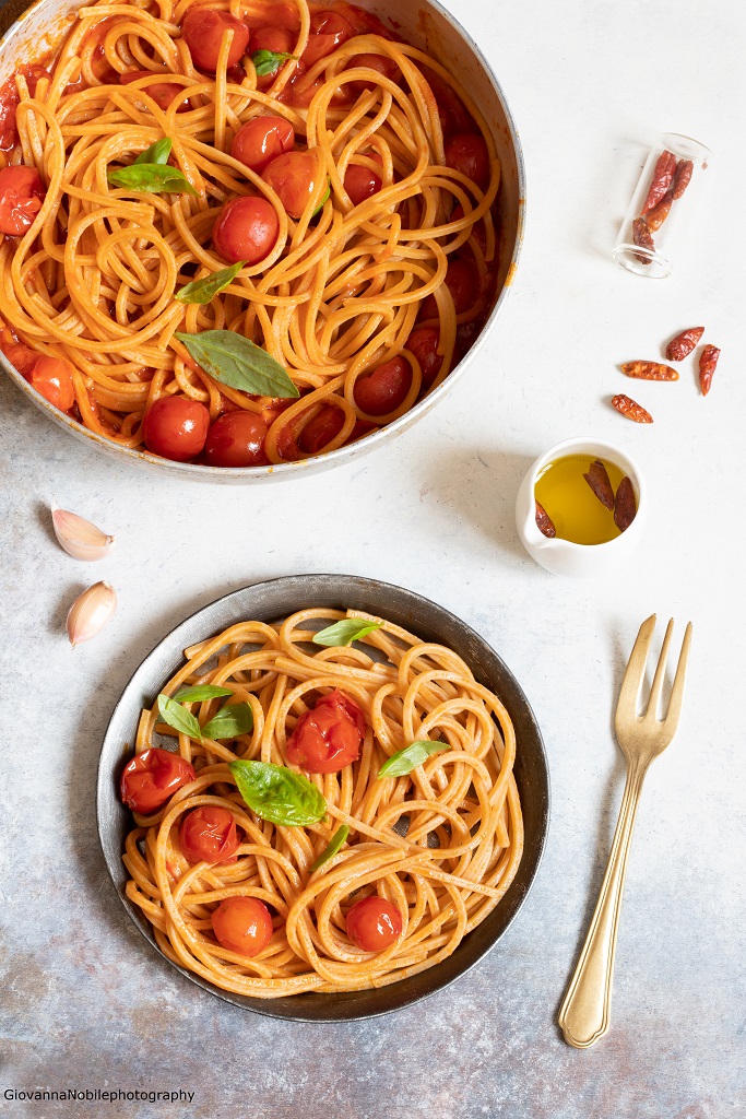 Spaghetti con pomodorini (in scatola)