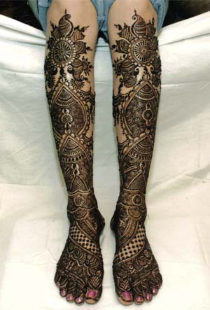 Super Dulhan Mehndi Designs for Feet 2013