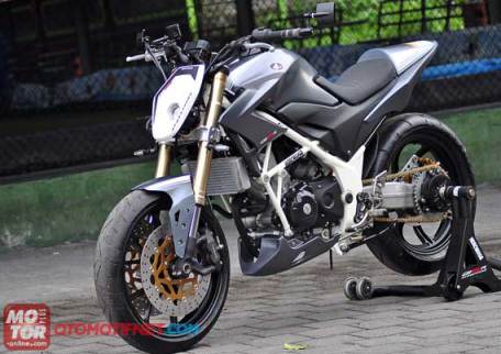 Modifikasi Honda  CB150R Streetfire Super Kren FOTO 