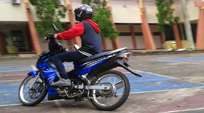 Teknik Cornering atau Berbelok Seperti Pembalap