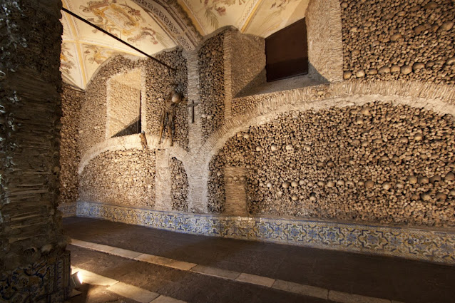 Igreja de Sao Francisco-capela dos ossos-Evora