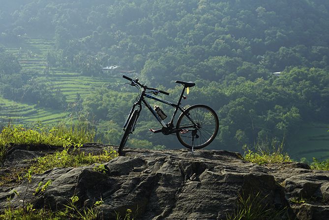 Memotret sepeda di bukit Batang, Piyungan, Bantul