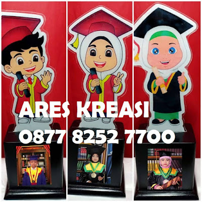 plakat akrilik, plakat wisuda,piala wisuda ,souvenir wisuda,patung wisuda,asesoris wisuda,toko piala murah,pabrik piala murah,ares trophy,ares printz,produksi piala,jual piala wisuda,grosir plakat wisuda,toko piala,souvenir wisuda,medali murah,plakat murah,piala murah,plakat akrilik murah,piala akrilik,medali akrilik