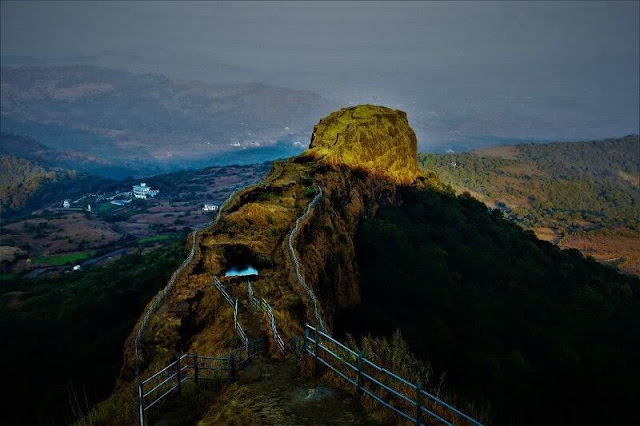 Vincgu Kada, Lohagad Fort