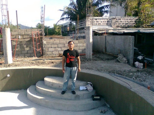Souvenir photo of the completed swimming pool with waterproofing