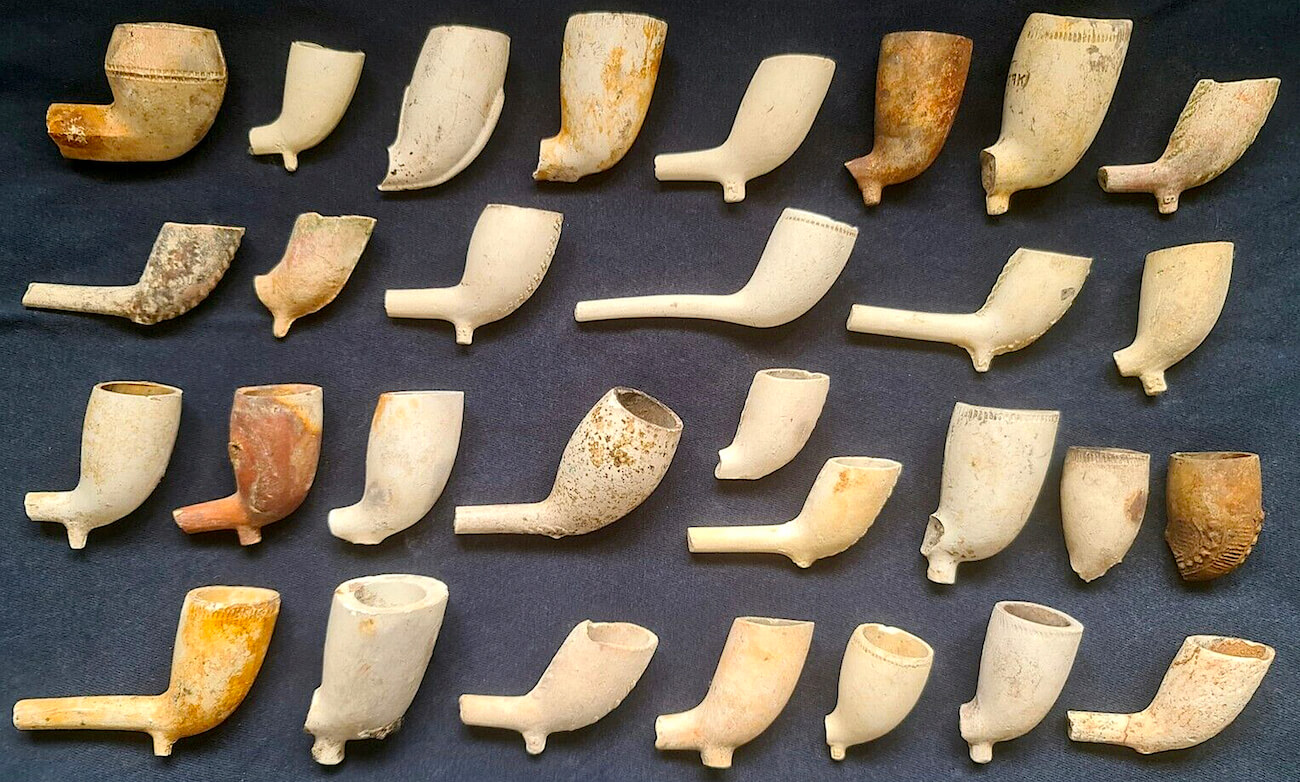 Clay tobacco pipes from 1800s